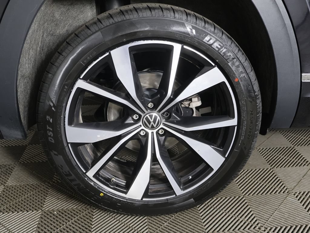 Used 2024 Volkswagen Atlas SEL Premium R-Line AWD/4WD image 24