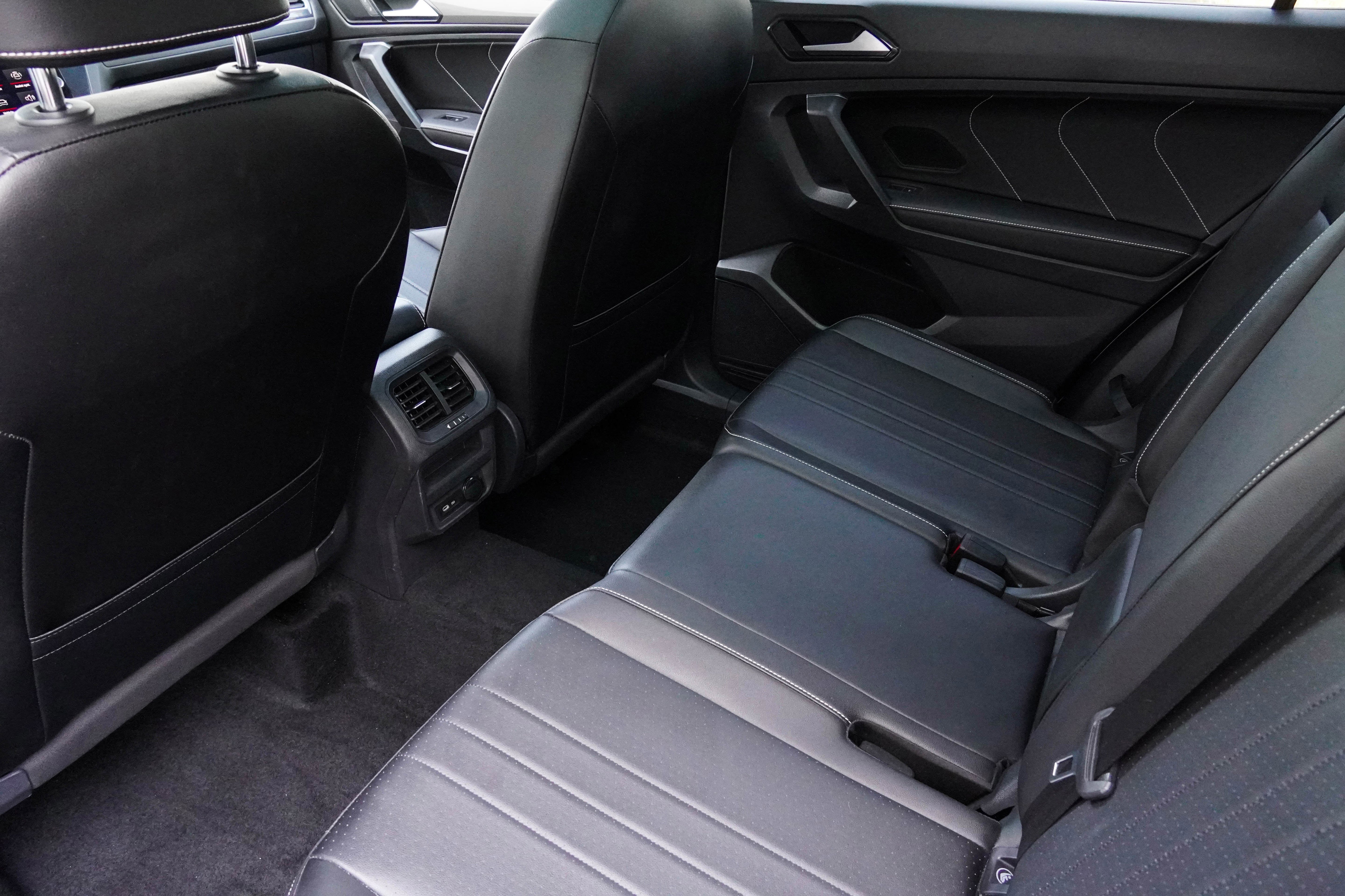 Used 2022 Volkswagen Tiguan SE R-Line AWD/4WD image 34