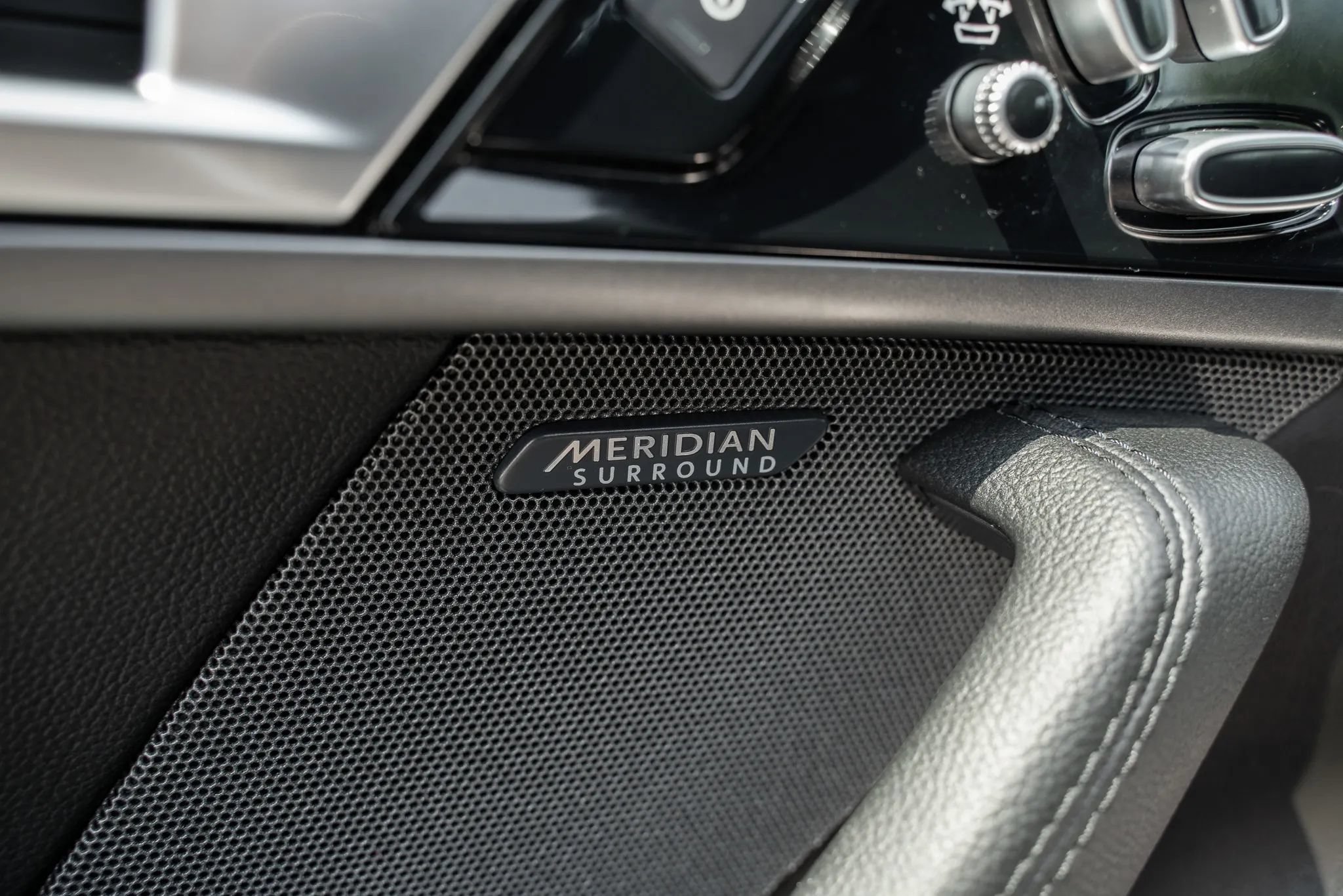Used 2016 Jaguar F-TYPE S AWD/4WD image 19