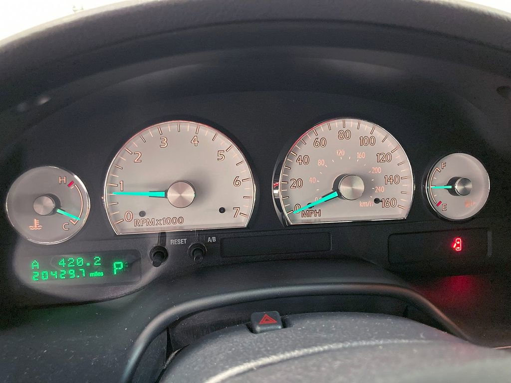 Used 2003 Ford Thunderbird image 64