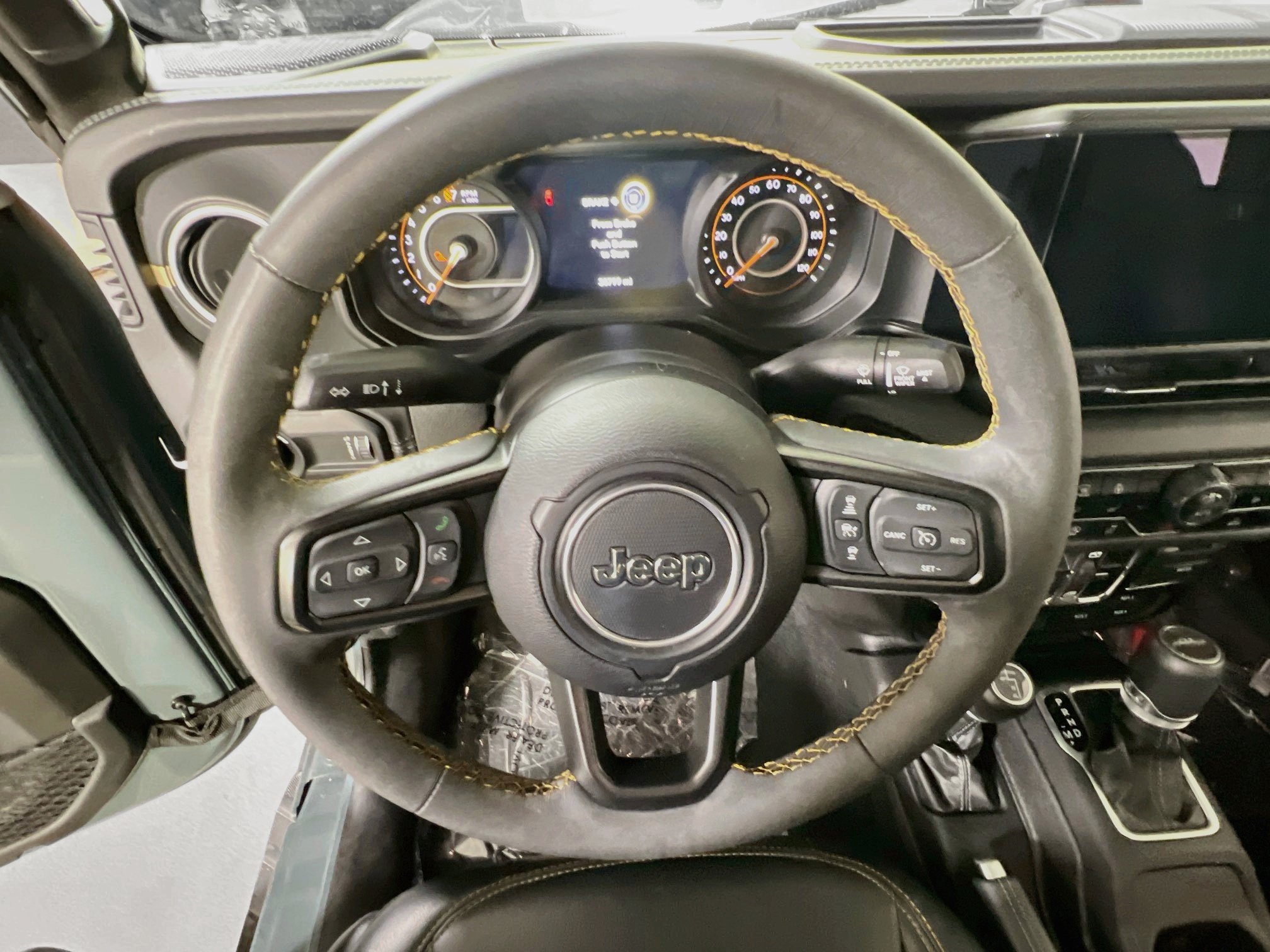 Used 2024 Jeep Gladiator Sport w/ Premium Package AWD/4WD image 11