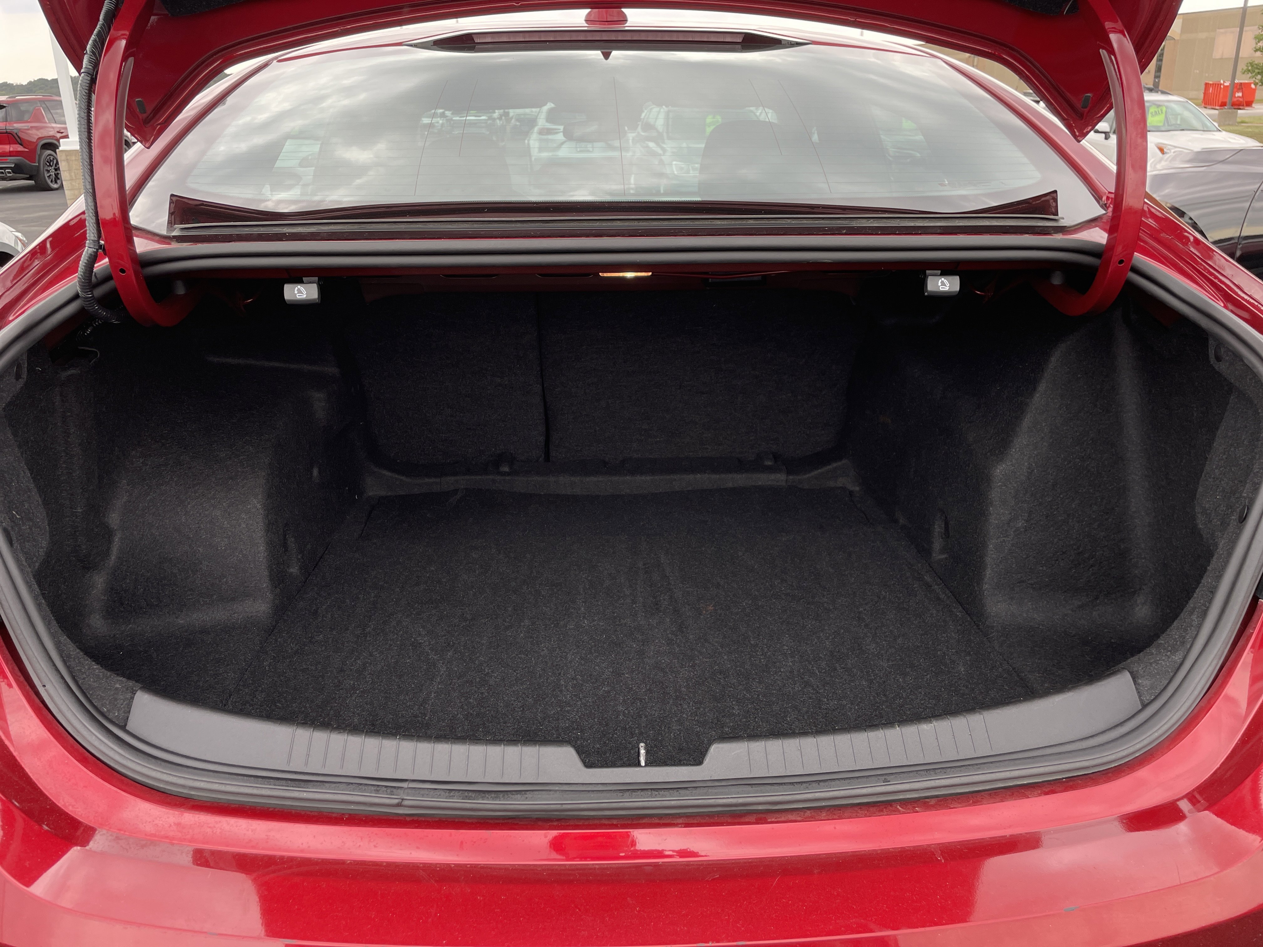 Used 2024 Chevrolet Malibu LT image 23