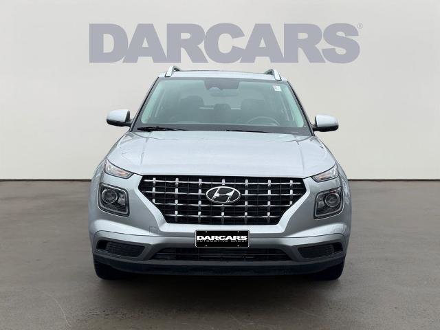 Used 2023 Hyundai Venue SEL FWD image 2