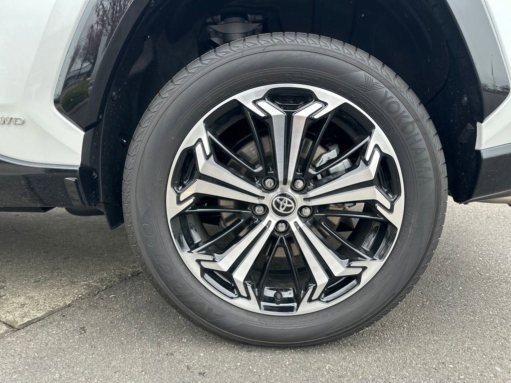 Used 2025 Toyota RAV4 XSE w/ Weather Package image 28