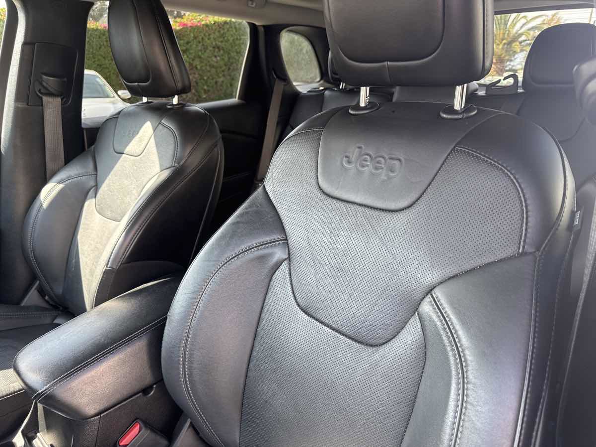 Used 2021 Jeep Cherokee Latitude Lux w/ Sun & Sound Group image 12