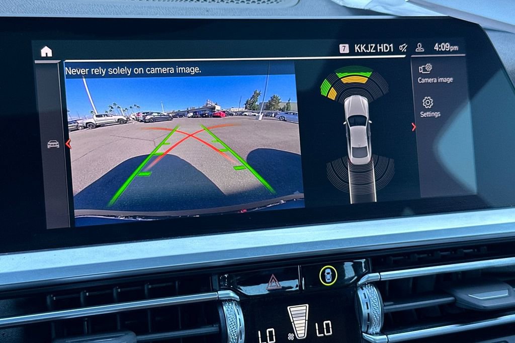 Used 2023 BMW 430i Coupe w/ Premium Package image 21