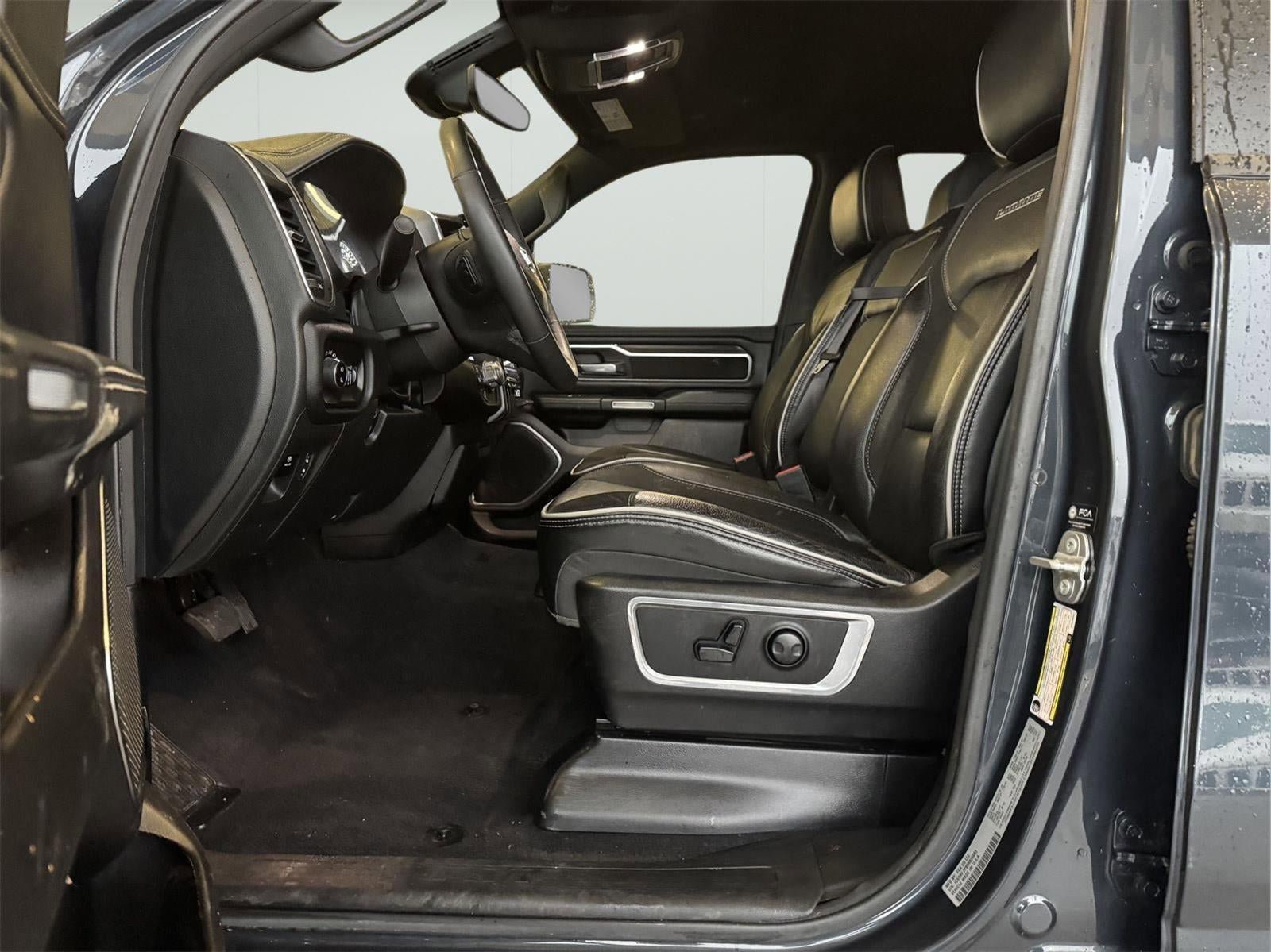 Used 2025 RAM 1500 Laramie AWD/4WD image 10