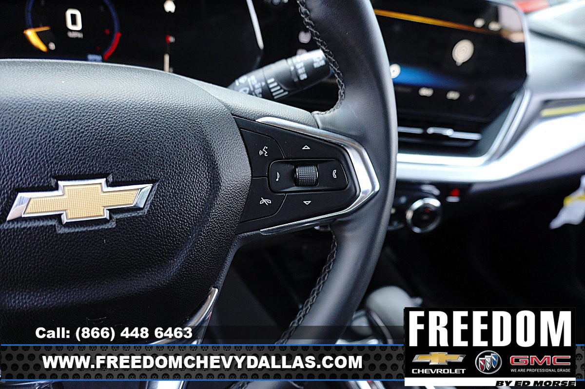 Used 2025 Chevrolet Trax LT w/ Driver Confidence Package FWD image 21