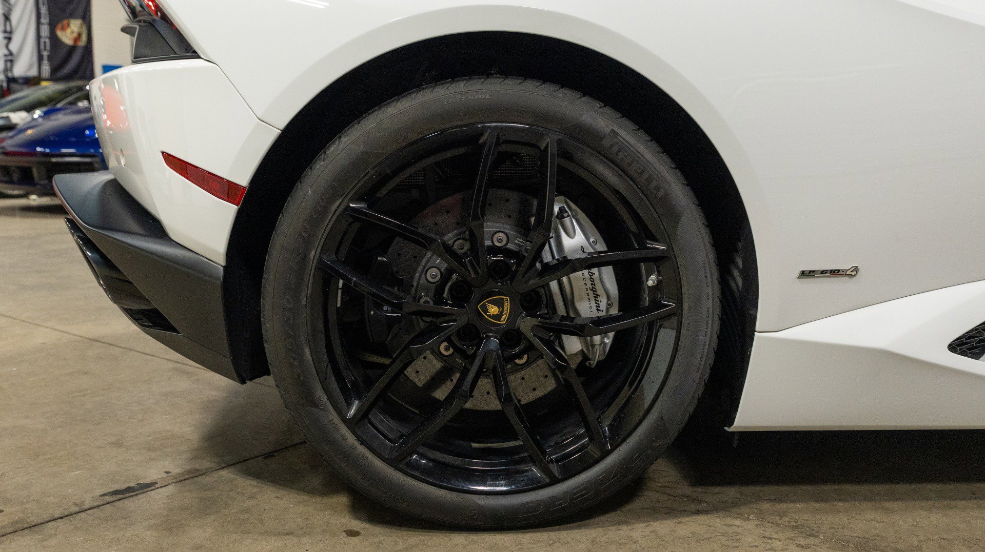 Used 2016 Lamborghini Huracan LP 610-4 image 35