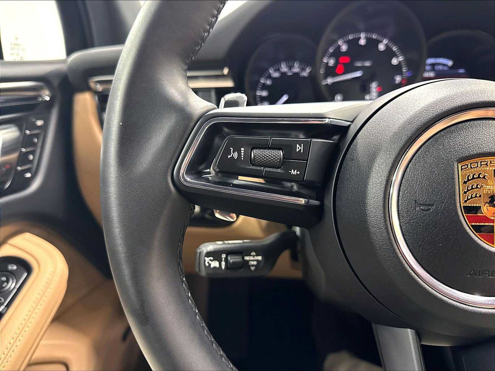 Used 2026 Porsche Macan AWD/4WD image 21