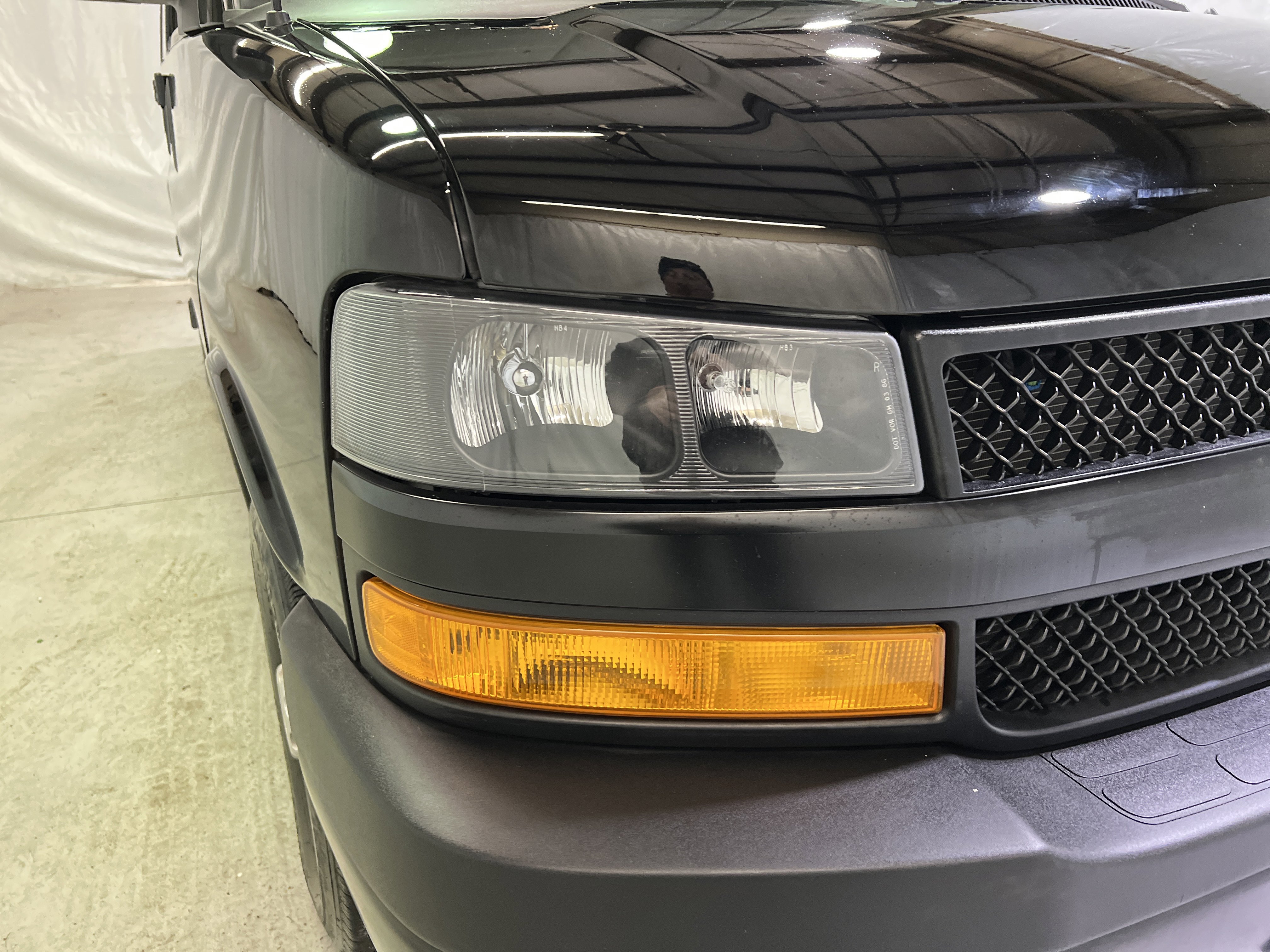 Certified 2023 Chevrolet Express 3500 w/ Driver Convenience Package image 5