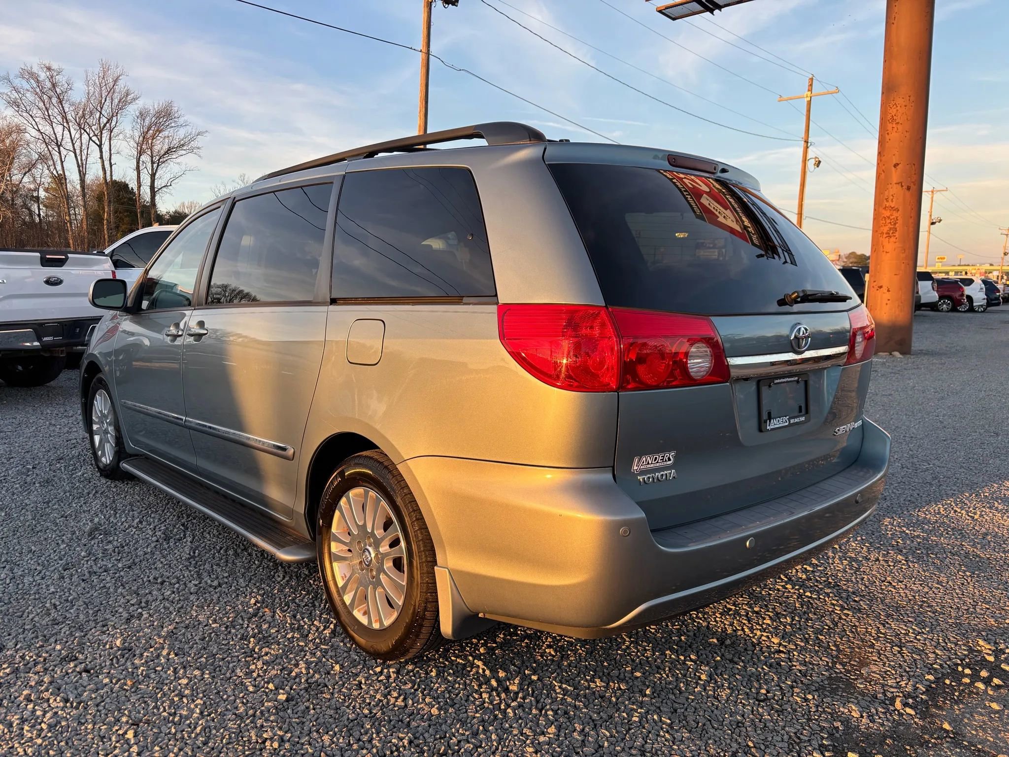Used 2009 Toyota Sienna XLE image 13
