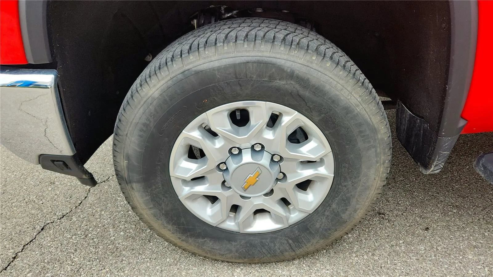 Used 2025 Chevrolet Silverado 3500 LT w/ Convenience Package image 2