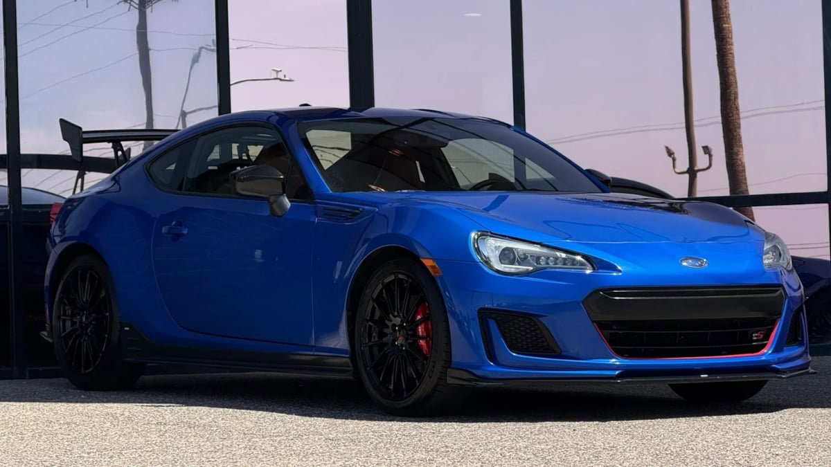 Used 2018 Subaru BRZ tS w/ Popular Package #3 RWD image 19