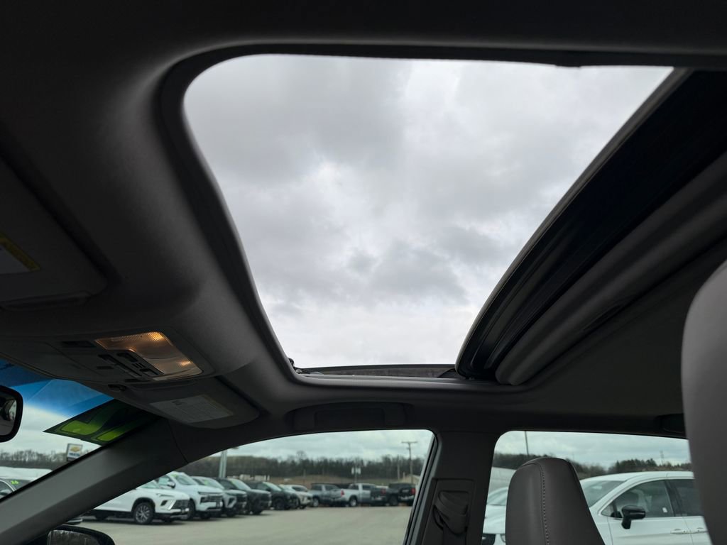 Used 2012 Toyota Camry XLE w/ Leather Pkg FWD image 13