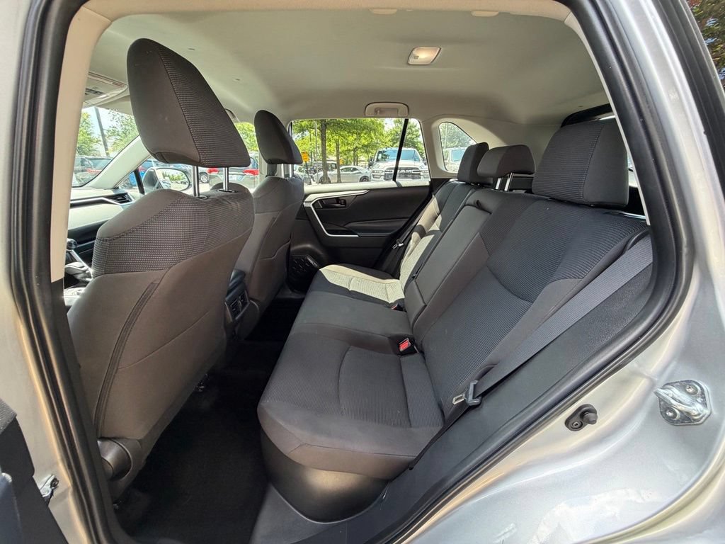 Used 2025 Toyota RAV4 LE AWD/4WD image 18