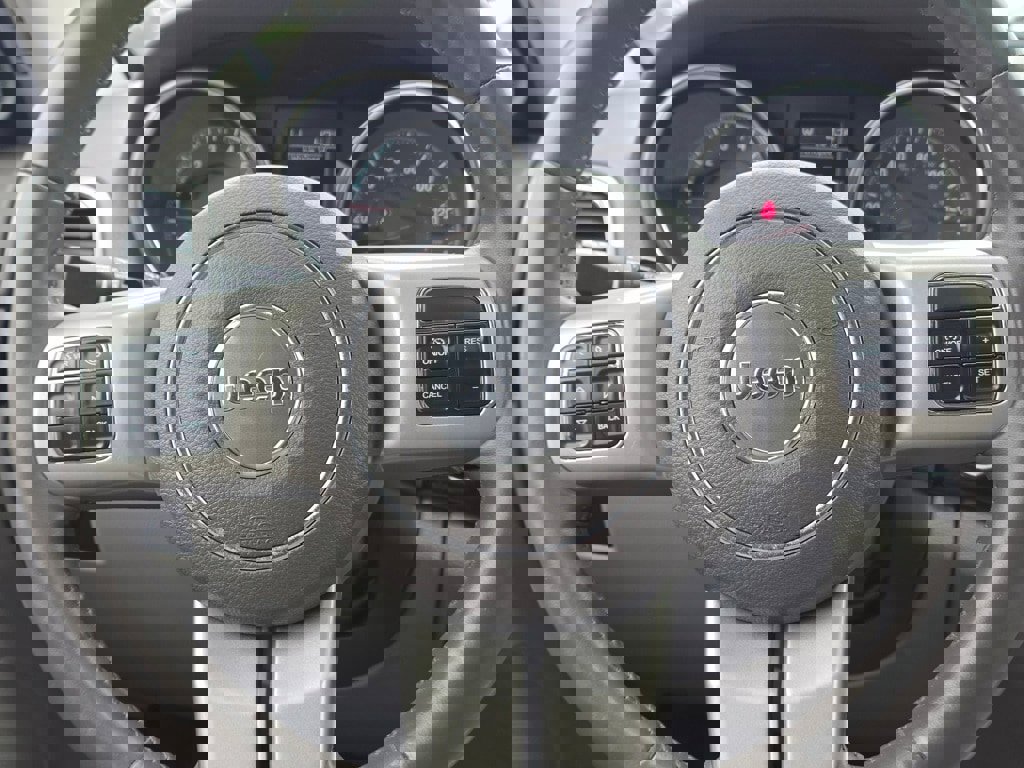 Used 2012 Jeep Grand Cherokee Altitude image 18