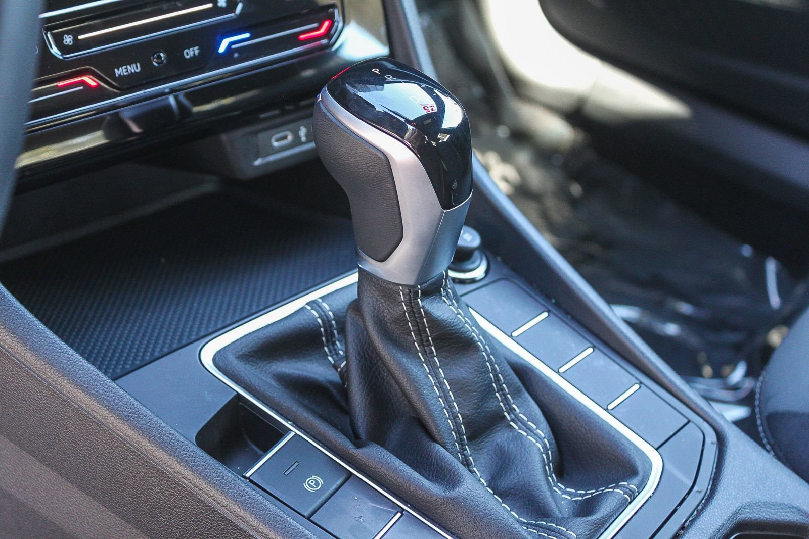 Used 2025 Volkswagen Jetta Sport FWD image 20