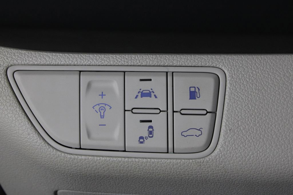 Used 2020 Genesis G70 2.0T w/ Elite Package image 24