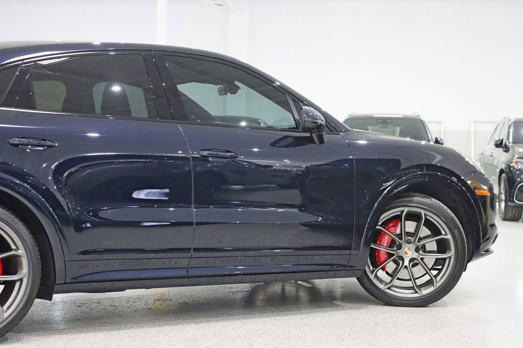 Used 2023 Porsche Cayenne GTS image 12