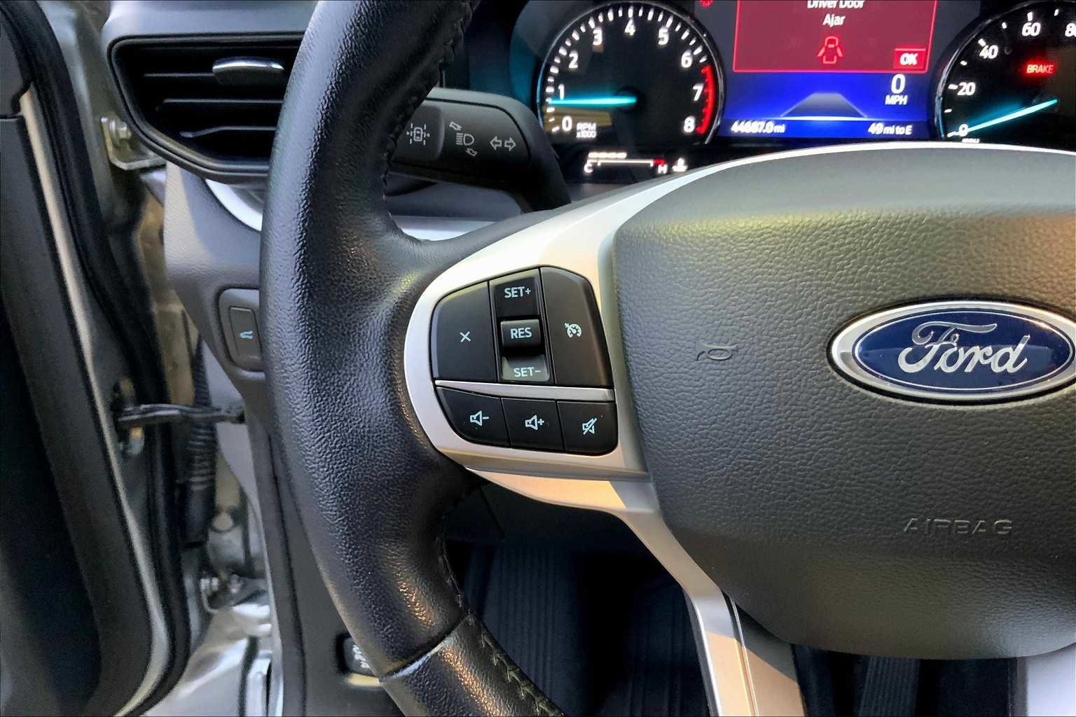 Used 2022 Ford Explorer XLT image 43