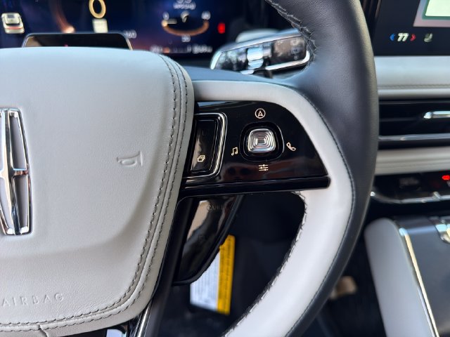 New 2027 Lincoln Aviator AWD image 30