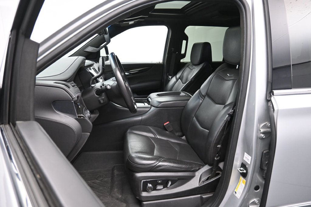 Used 2018 Cadillac Escalade Platinum AWD/4WD image 21