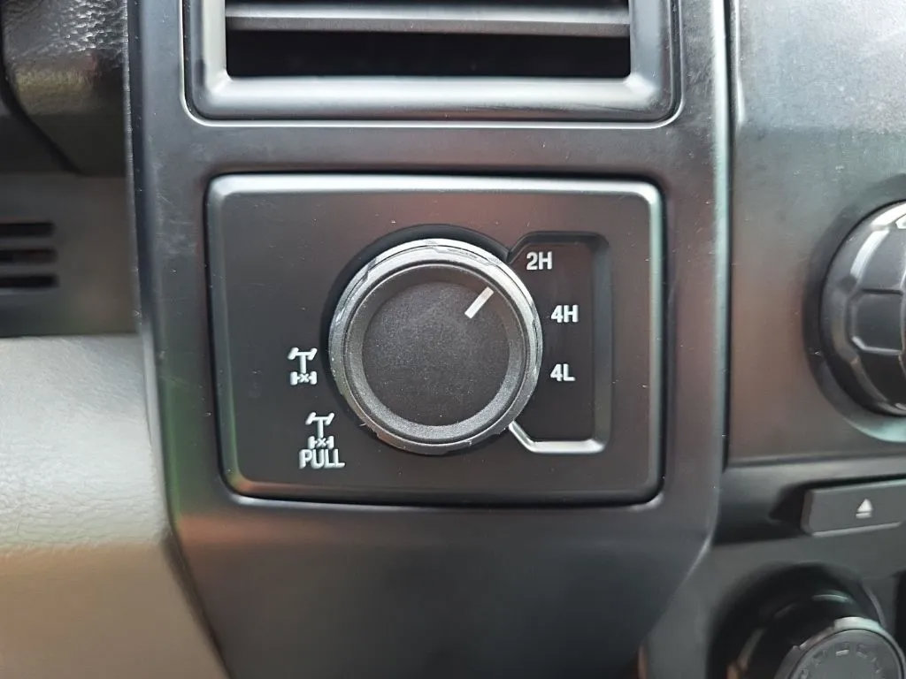 Used 2015 Ford F150 XL w/ Equipment Group 101A Mid AWD/4WD image 27