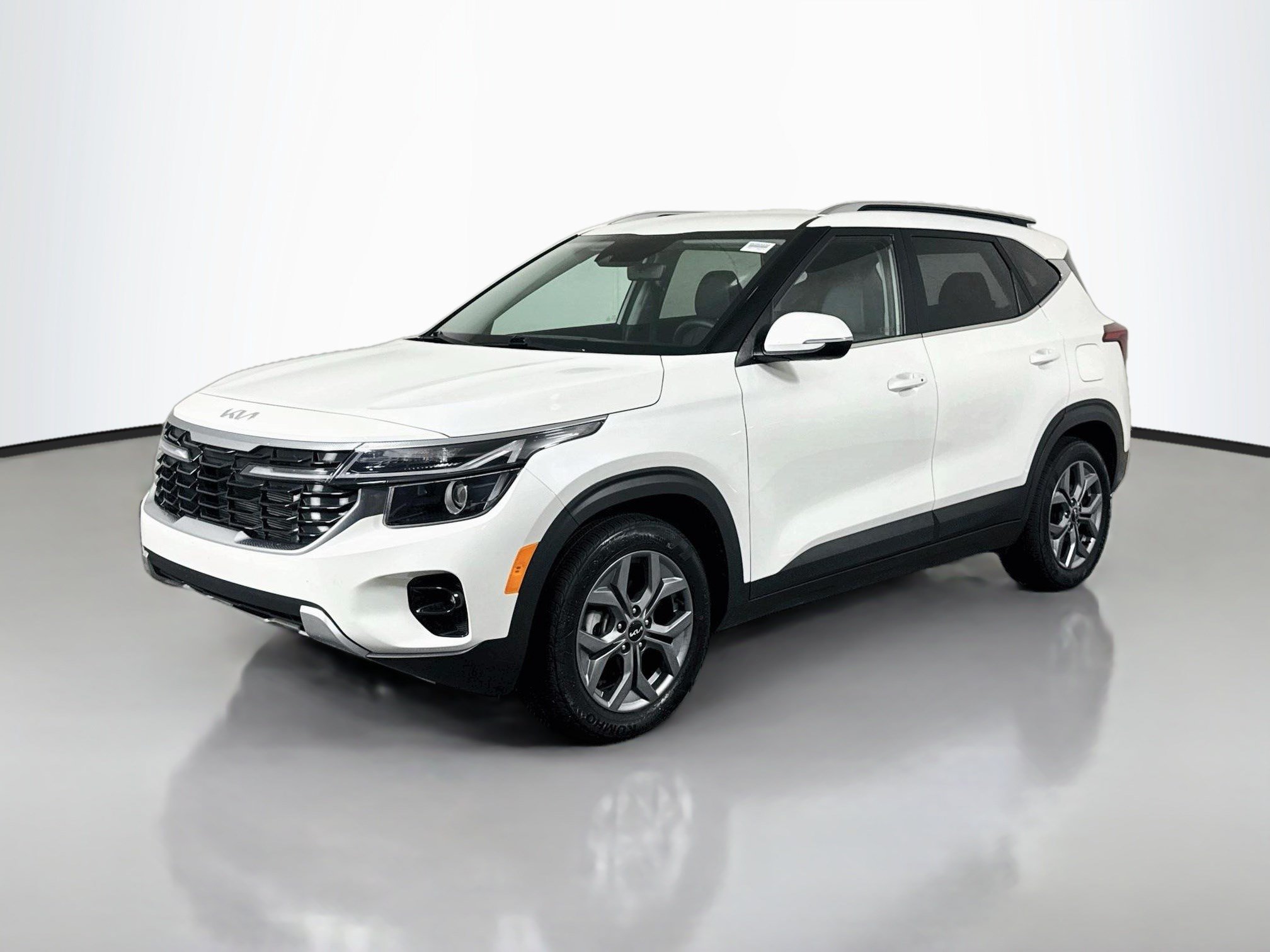 Used 2024 Kia Seltos S FWD image 4
