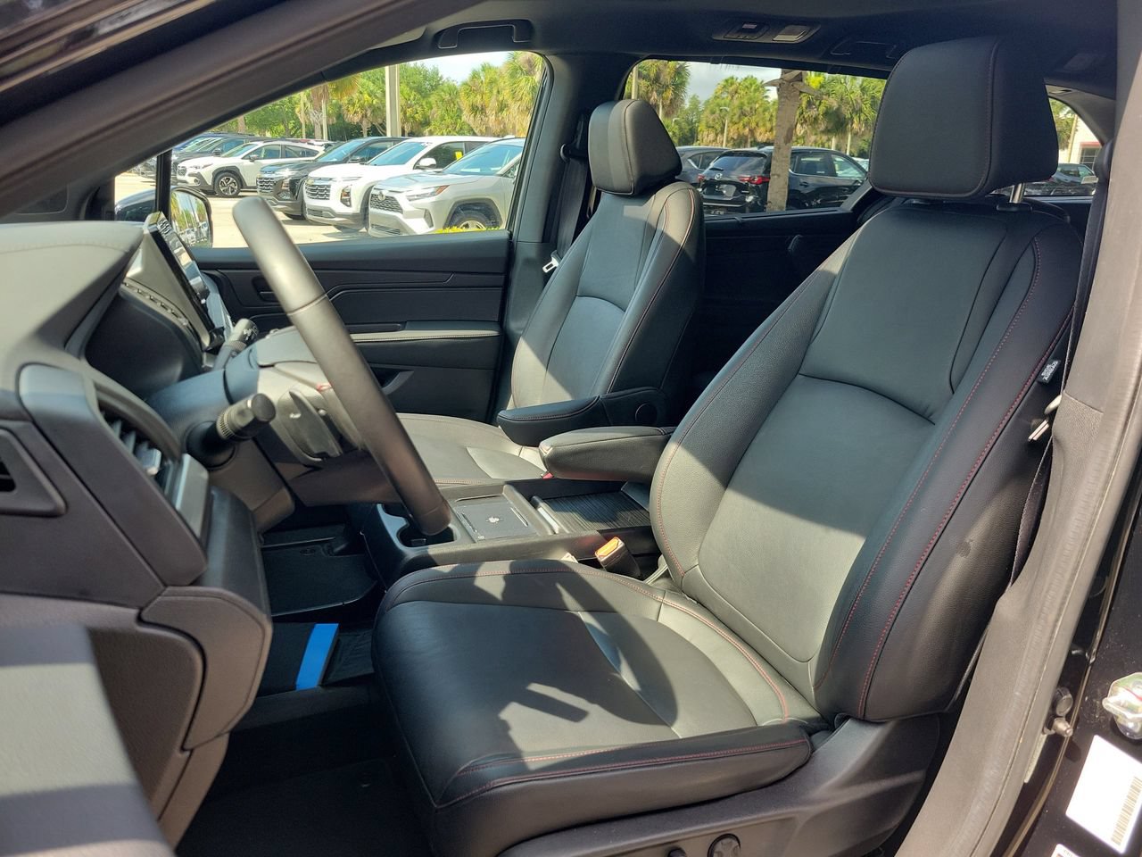 Used 2025 Honda Odyssey Sport-L image 17
