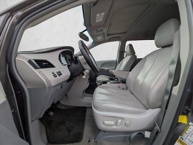 Used 2012 Toyota Sienna XLE image 10