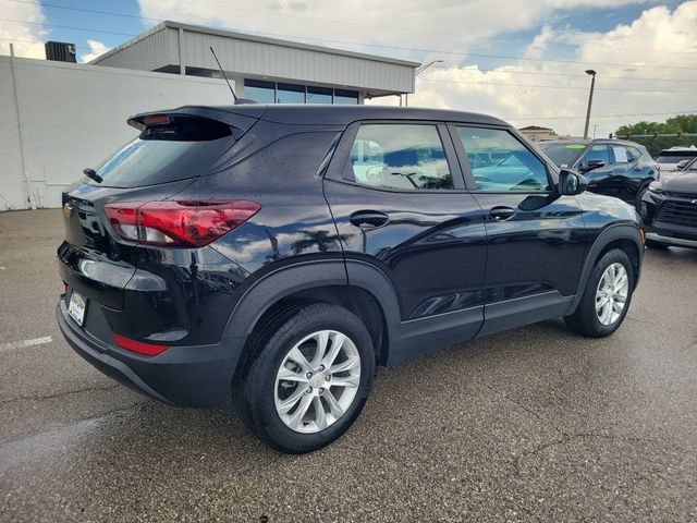 Used 2023 Chevrolet TrailBlazer LS FWD image 4