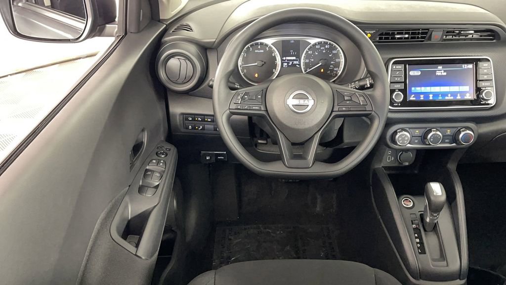 New 2025 Nissan Kicks Play S image 14