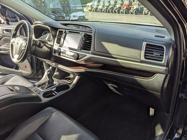 Used 2019 Toyota Highlander AWD V6 image 20