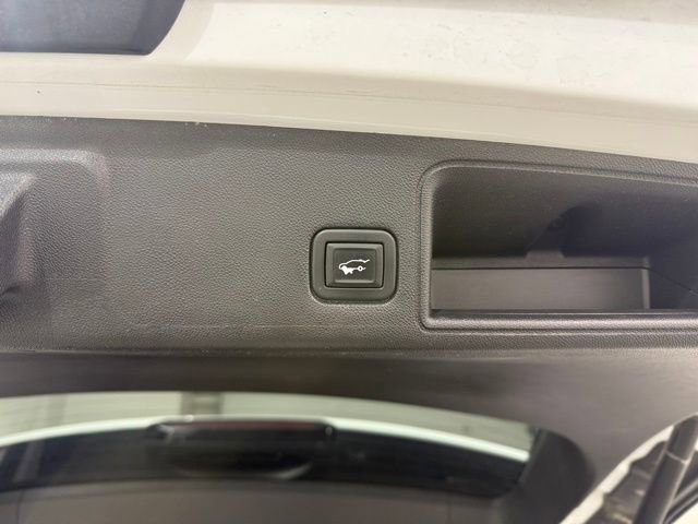 Used 2020 GMC Terrain SLT w/ Preferred Package image 9