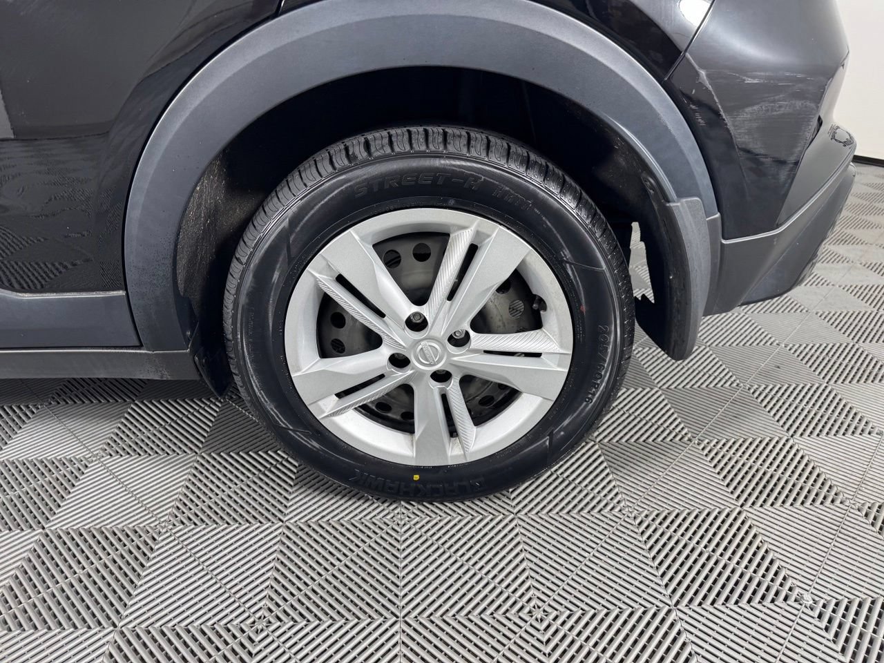 Used 2024 Nissan Kicks S FWD image 34