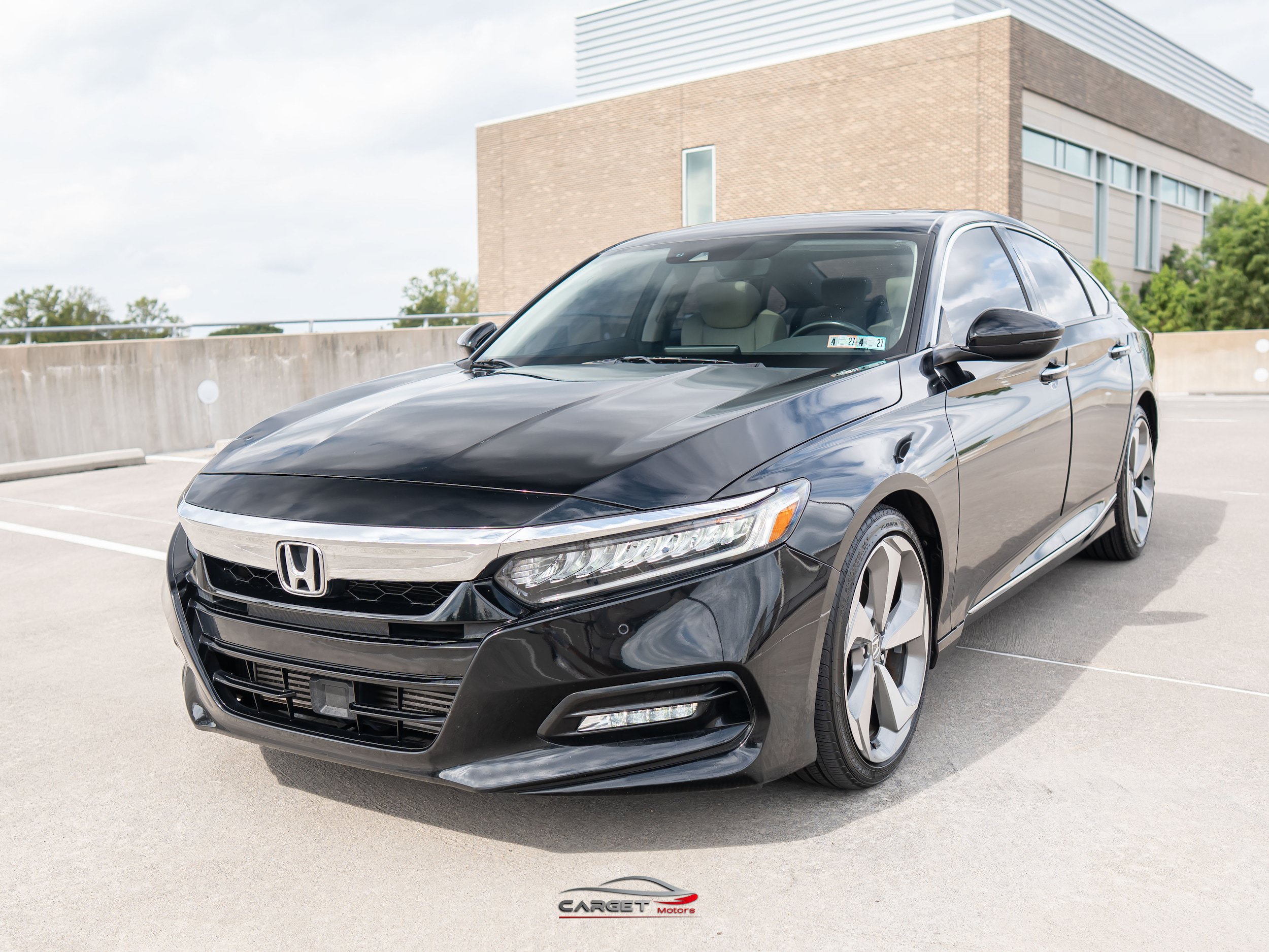 Used 2018 Honda Accord Touring image 3