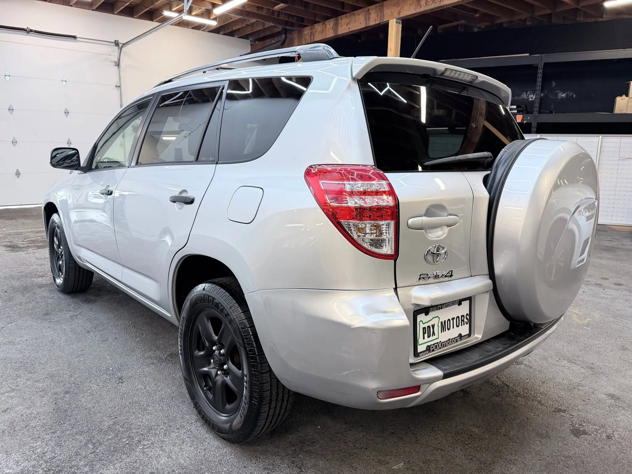 Used 2011 Toyota RAV4 4WD w/ Base L4 Extra Value Pkg image 5