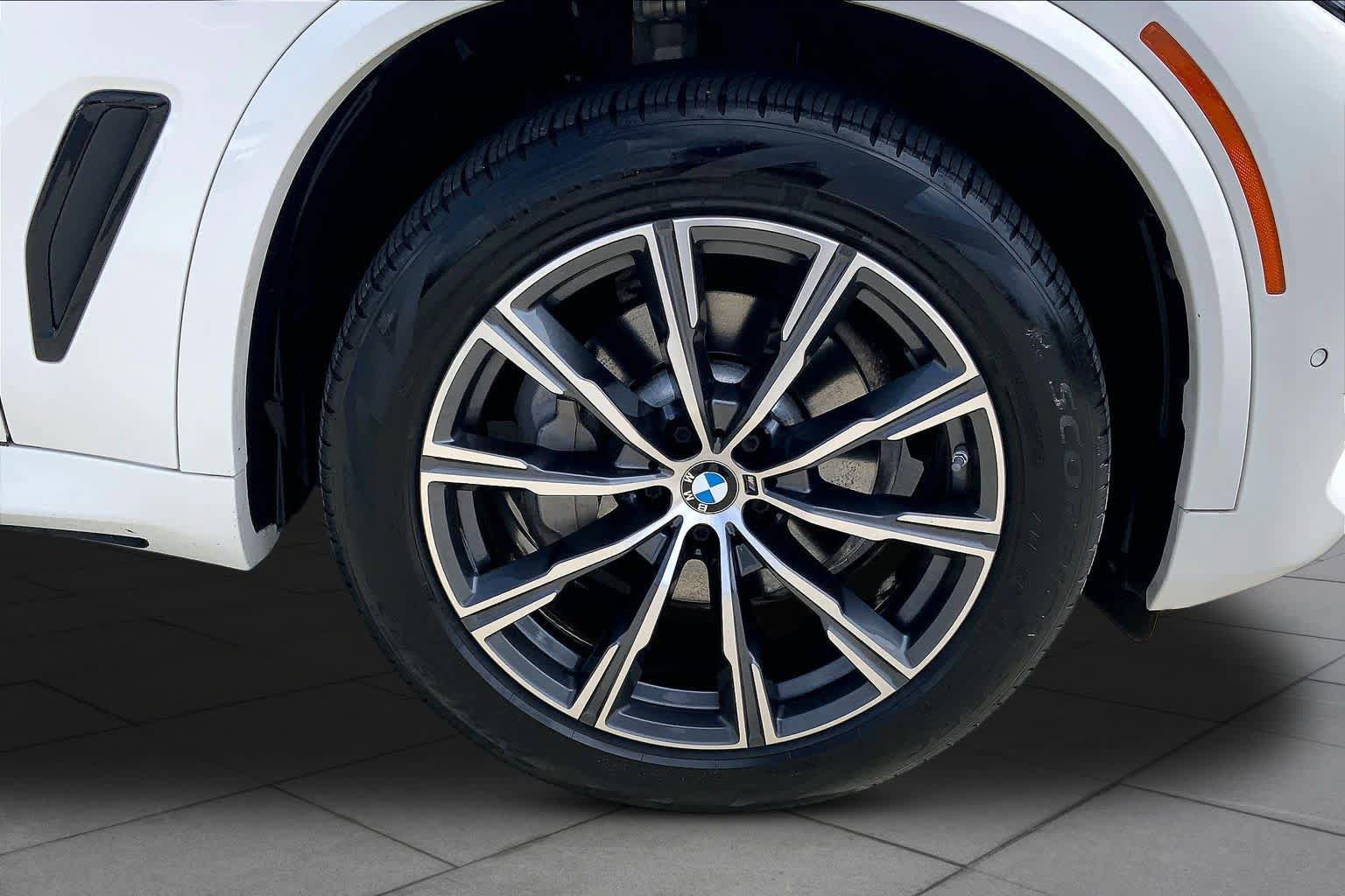 Used 2022 BMW X5 sDrive40i w/ M Sport Package RWD image 10