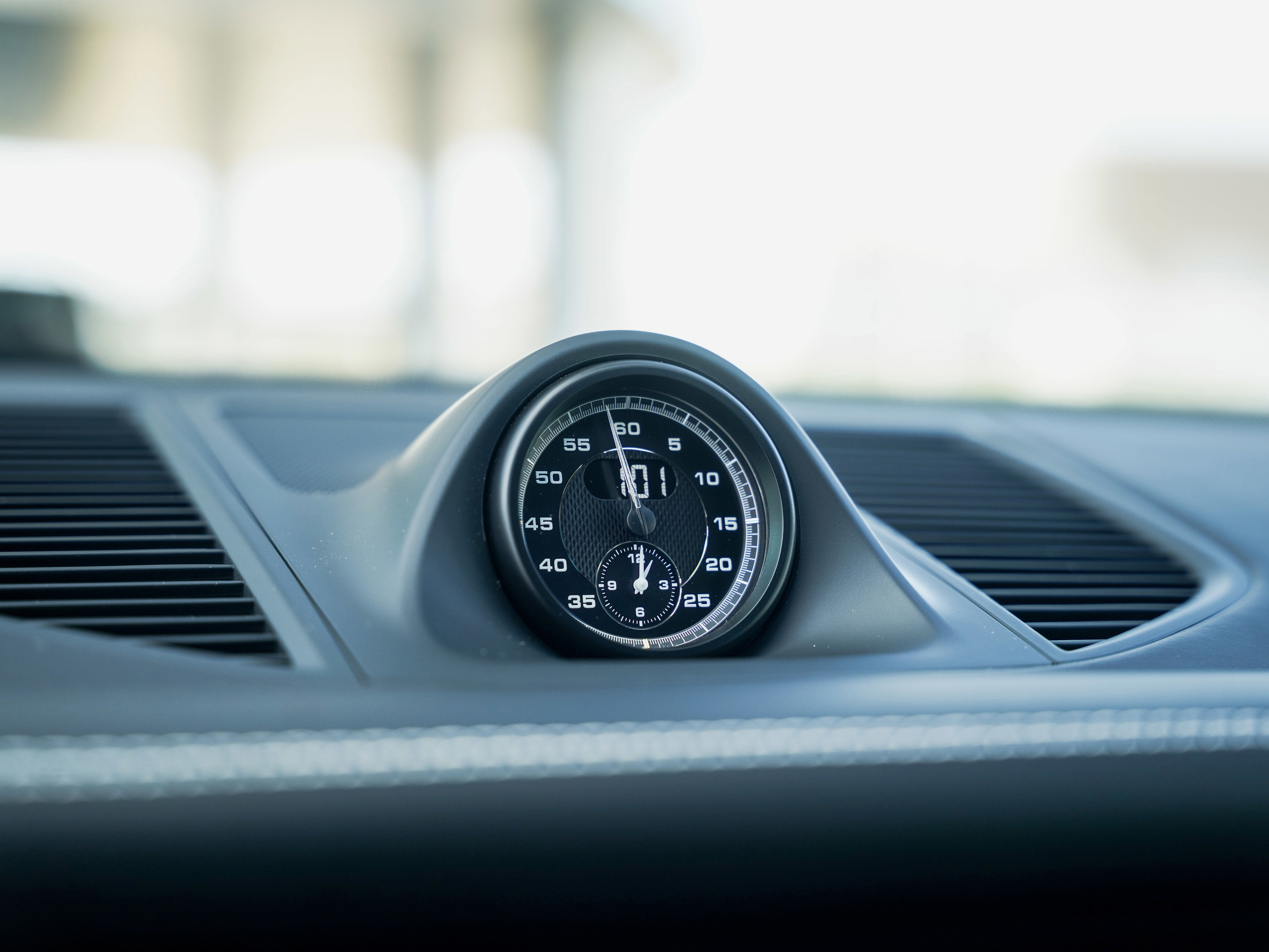 New 2026 Porsche Macan Turbo image 21