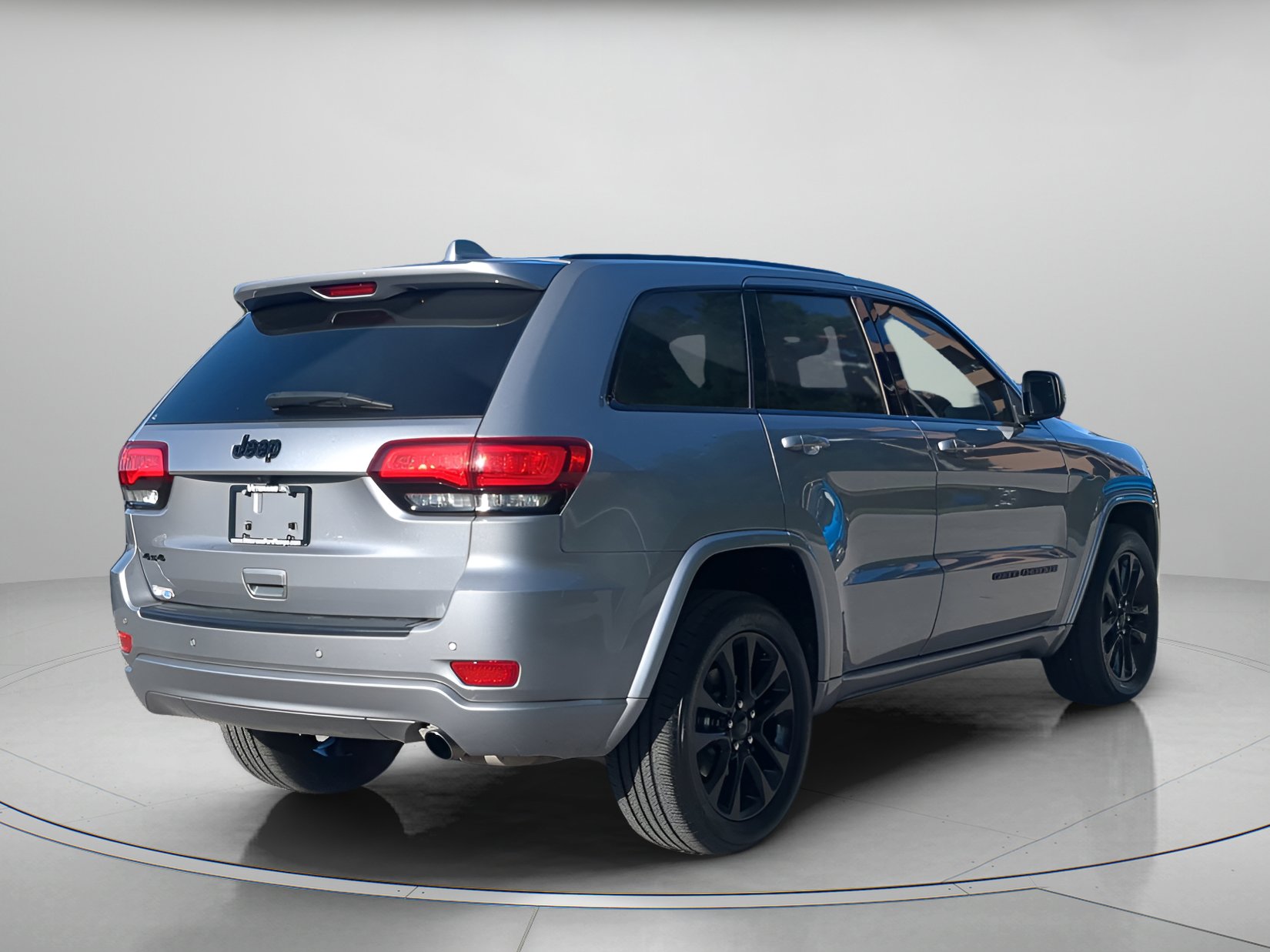Used 2021 Jeep Grand Cherokee Laredo X image 39