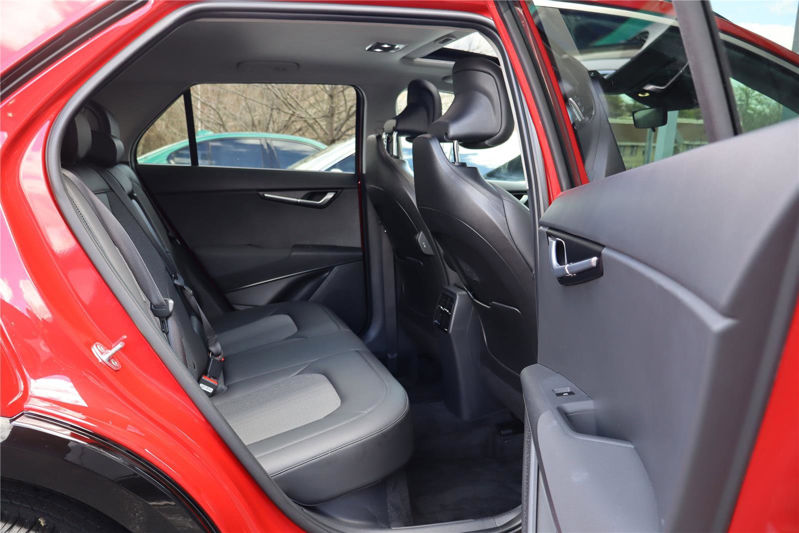 Certified 2025 Kia Niro EX Touring image 29