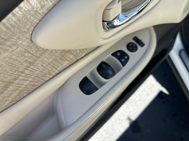 Used 2023 Nissan Murano SV w/ Cargo Package AWD/4WD image 17