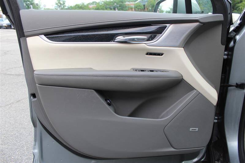 Used 2023 Cadillac XT6 Premium Luxury AWD/4WD image 11
