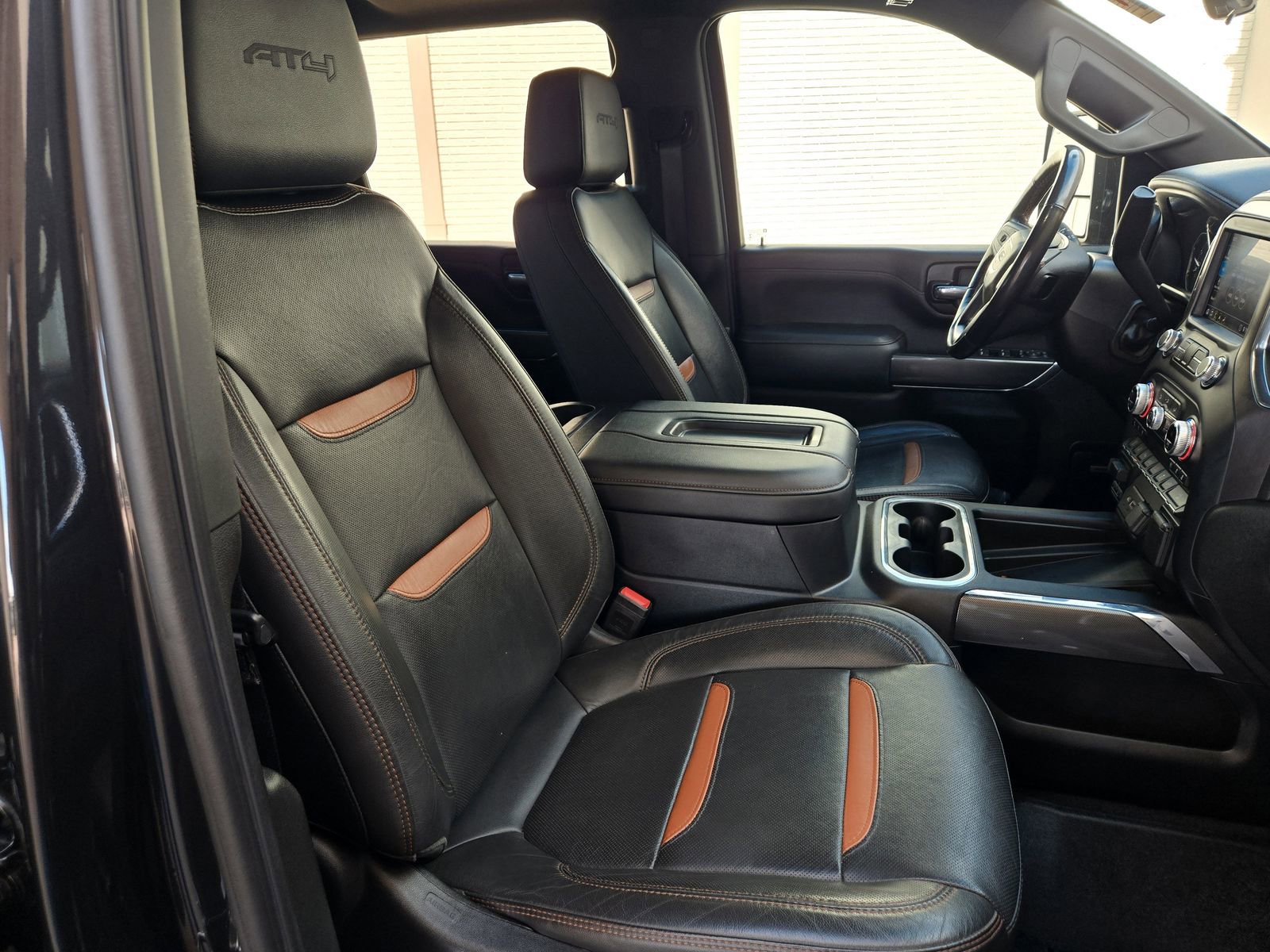 Used 2020 GMC Sierra 2500 AT4 w/ AT4 Premium Package image 27