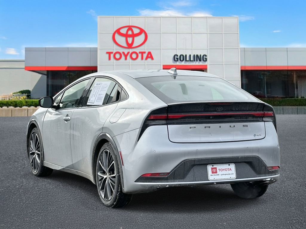 Used 2025 Toyota Prius XLE image 4