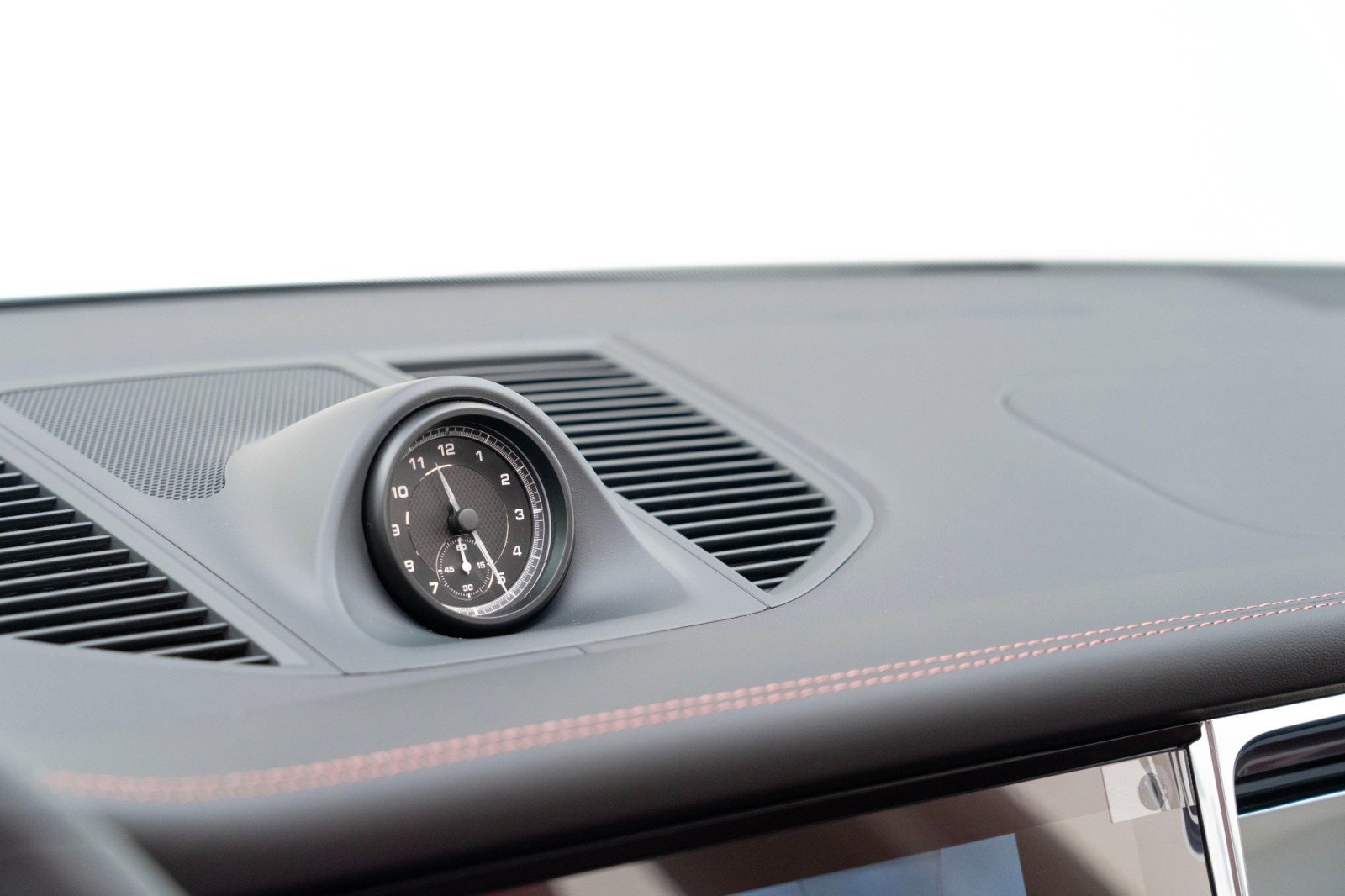 New 2026 Porsche Macan image 25