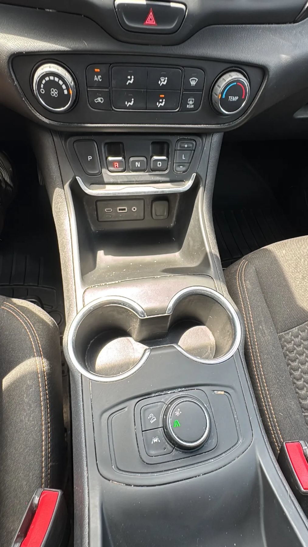 Used 2020 GMC Terrain SLE FWD image 24