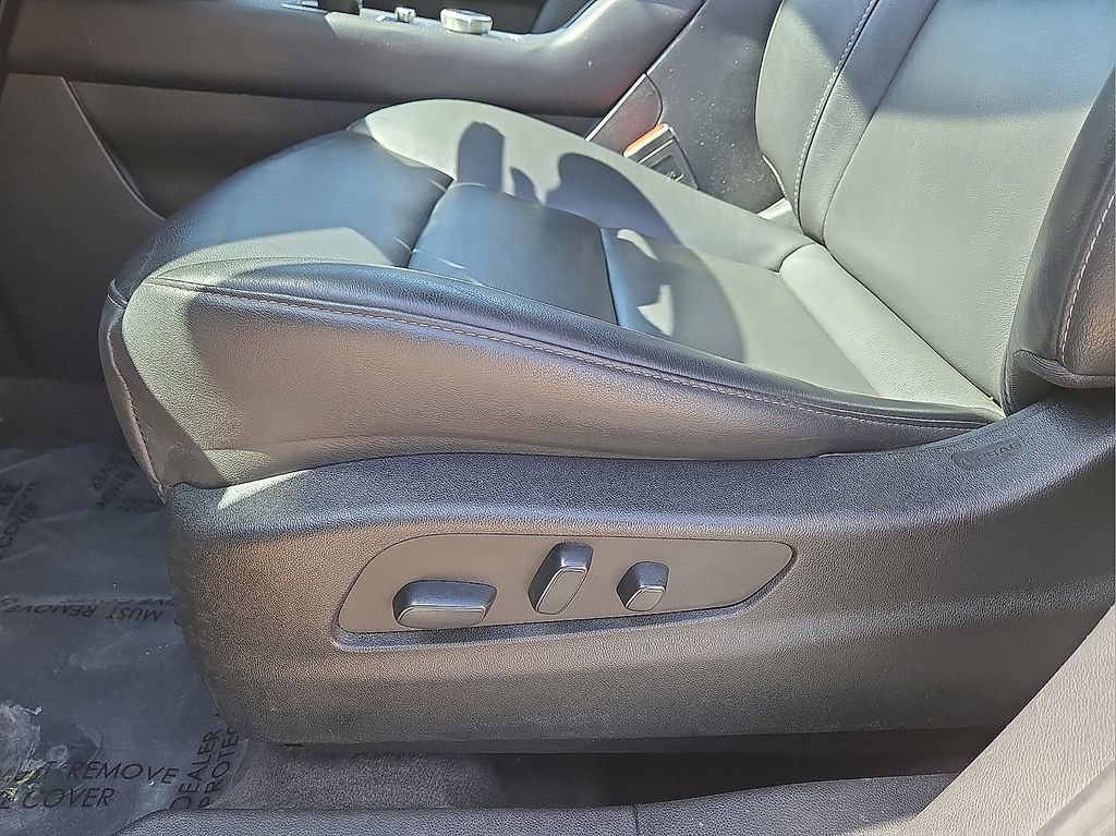 Used 2023 Cadillac XT4 Premium Luxury FWD image 25