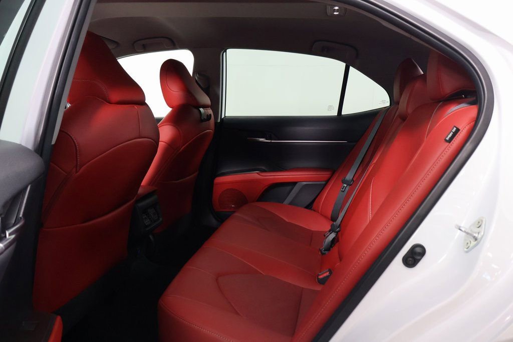 Used 2021 Toyota Camry XSE image 11